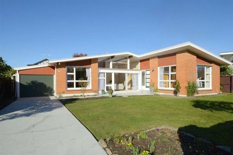 Photo of property in 52 Glenharrow Avenue, Avonhead, Christchurch, 8042