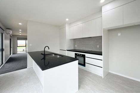 Photo of property in 16 Yellow Pear Lane, Karaka, 2578