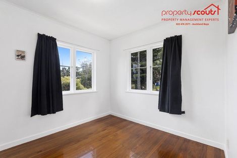 Photo of property in 2/537 Glenfield Road, Glenfield, Auckland, 0629