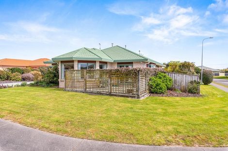 Photo of property in 2 Kaye's Place, Paraparaumu Beach, Paraparaumu, 5032