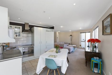 Photo of property in Columbia Apartments, 25/30 Cuba Street, Te Aro, Wellington, 6011