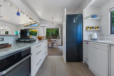 Photo of property in 46 Stratford Drive, Cable Bay, 0420