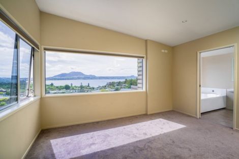 Photo of property in 33 Shera Street, Acacia Bay, Taupo, 3330
