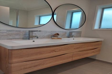 Photo of property in 1/166 Pigeon Mountain Road, Half Moon Bay, Auckland, 2012