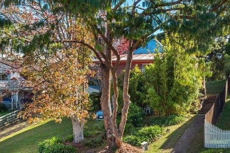 Photo of property in 27 Glen Vista Place, Bayview, Auckland, 0629