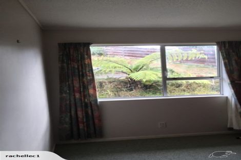 Photo of property in 32 Colchester Crescent, Newlands, Wellington, 6037