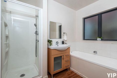 Photo of property in 36c Horokiwi Road West, Newlands, Wellington, 6037