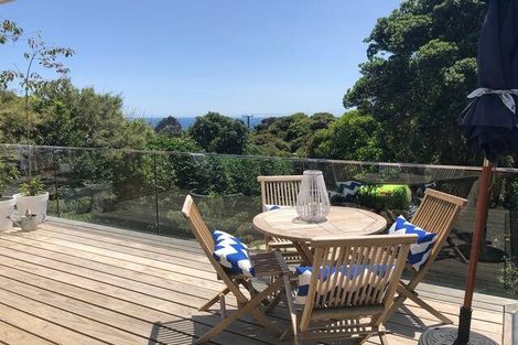 Photo of property in 121 Seaview Road, Piha, New Lynn, 0772