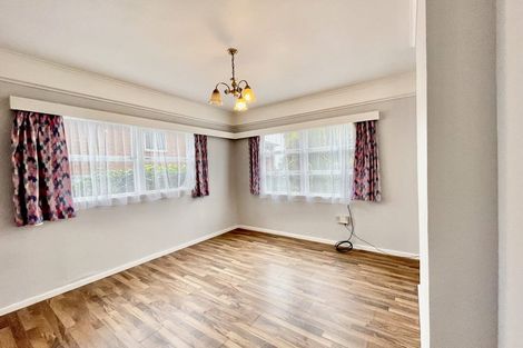 Photo of property in 13 Peter Terrace, Castor Bay, Auckland, 0620