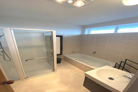 Photo of property in 3/111 Sylvan Avenue, Northcote, Auckland, 0627