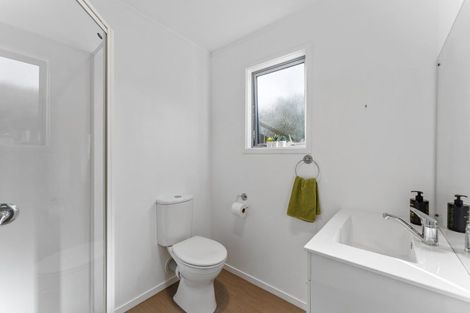 Photo of property in 26 Walton Avenue, Waikanae, 5036