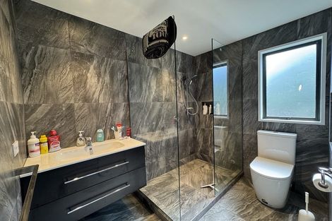 Photo of property in 34 Blue Gum Place, New Brighton, Christchurch, 8083