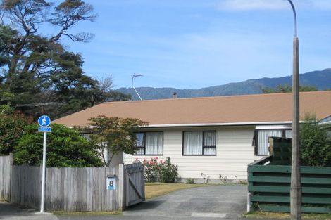 Photo of property in 8 Wyoming Grove, Totara Park, Upper Hutt, 5018
