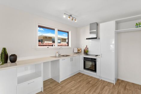 Photo of property in 11 Waratah Street, Avondale, Christchurch, 8061