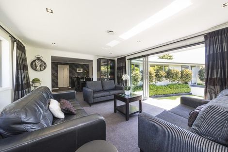 Photo of property in 34 Churchill Avenue, Hokowhitu, Palmerston North, 4410