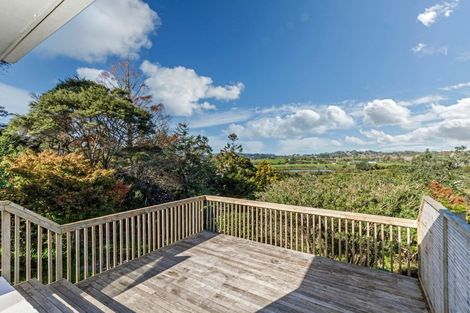 Photo of property in 109-111 Whangaparaoa Road, Red Beach, 0932