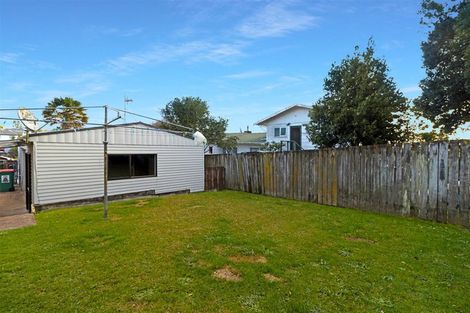 Photo of property in 21 Pankhurst Place, Sunnyvale, Auckland, 0612