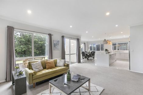 Photo of property in 102 Glendhu Road, Bayview, Auckland, 0629