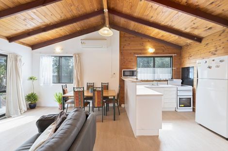 Photo of property in 2/391 West Coast Road, Glen Eden, Auckland, 0602