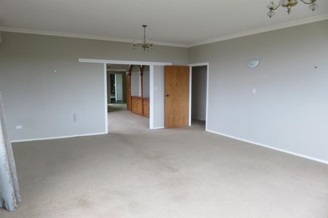 Photo of property in 16 Pitcairn Street, Oakura, 4314