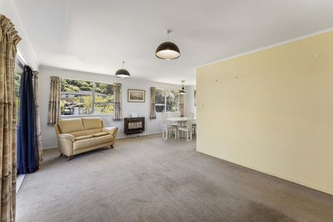 Photo of property in 24 Hartford Crescent, Totara Park, Upper Hutt, 5018