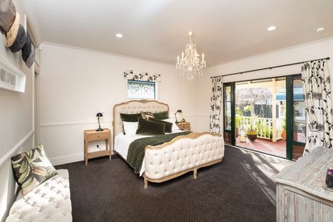 Photo of property in 100 Church Road, Taradale, Napier, 4112