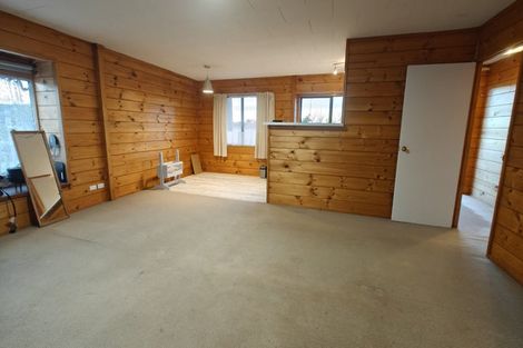 Photo of property in 2/8 Camilla Grove, Totara Vale, Auckland, 0629