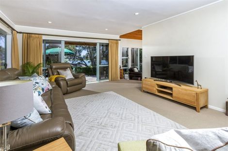 Photo of property in 1/71 Beresford Street, Bayswater, Auckland, 0622