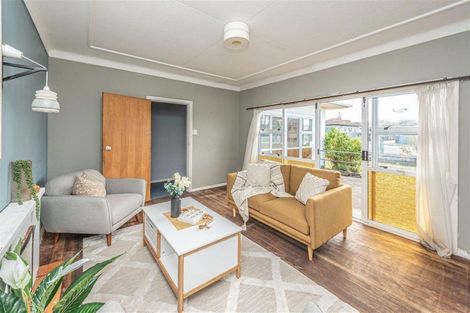 Photo of property in 205 Puriri Street, Castlecliff, Whanganui, 4501