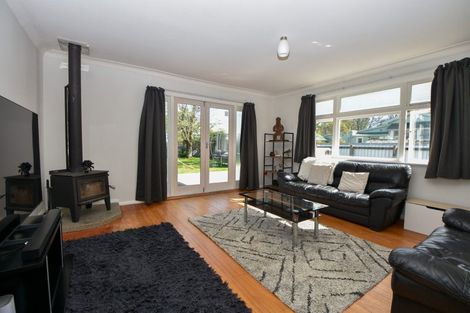 Photo of property in 17 Dixon Street, Carterton, 5713