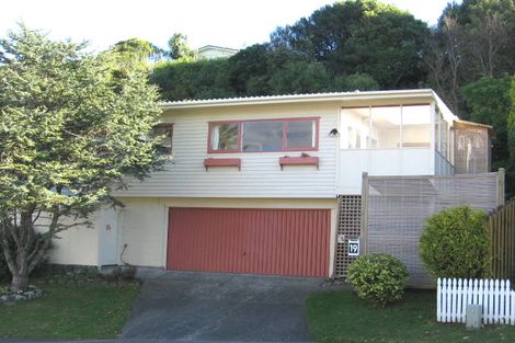 Photo of property in 19 Churton Drive, Churton Park, Wellington, 6037
