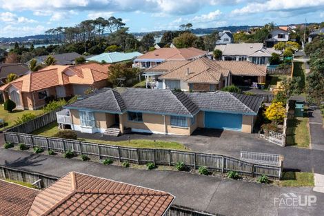 Photo of property in 1b Picasso Drive, West Harbour, Auckland, 0618