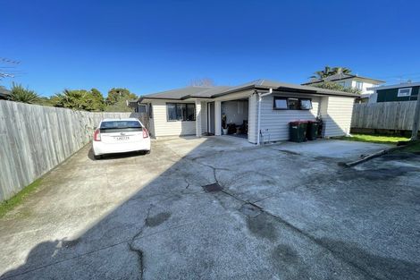 Photo of property in 3 Addison Drive, Glendene, Auckland, 0602