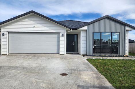 Photo of property in 7 Tautoru Avenue, Orewa, 0931