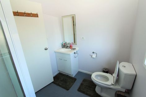 Photo of property in 2/8 Senecio Place, Weymouth, Auckland, 2103