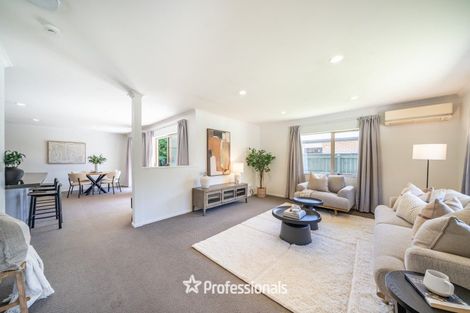 Photo of property in 24 Aragon Grove, Kingsley Heights, Upper Hutt, 5018