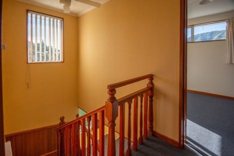 Photo of property in 75a Hampden Street, Picton, 7220