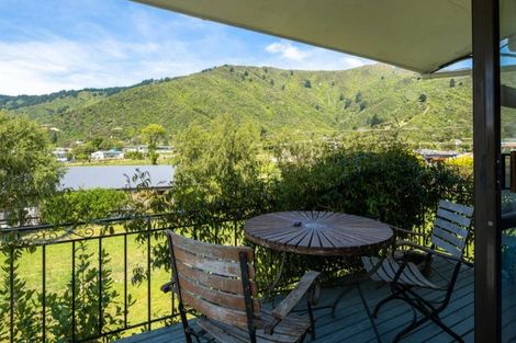 Photo of property in 247a Waikawa Road, Waikawa, Picton, 7220