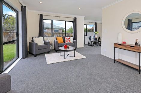 Photo of property in 23 Greenberry Drive, Ranui, Auckland, 0612