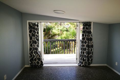 Photo of property in 54 Divich Avenue, Te Atatu South, Auckland, 0610