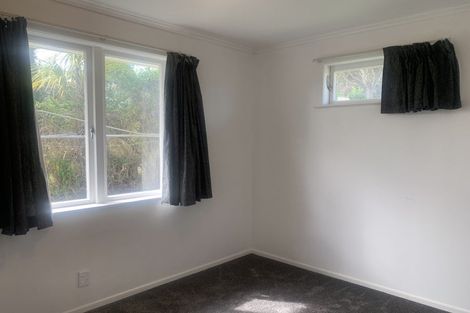 Photo of property in 143 Edmonton Road, Te Atatu South, Auckland, 0610