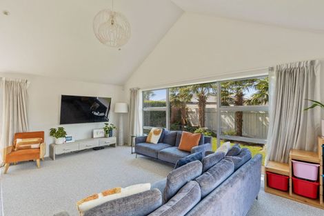 Photo of property in 2a Portland Drive, Highlands Park, New Plymouth, 4312
