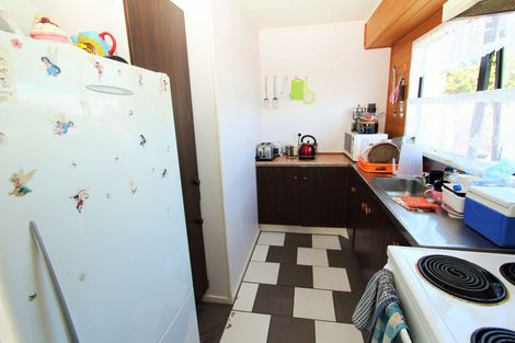 Photo of property in 2/8 Senecio Place, Weymouth, Auckland, 2103