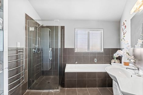 Photo of property in 22 Mamaku Drive, One Tree Point, 0118