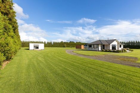 Photo of property in 39 Kairau Road East, Brixton, New Plymouth, 4373