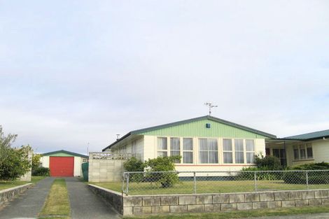 Photo of property in 15 Bristol Street, Tamatea, Napier, 4112