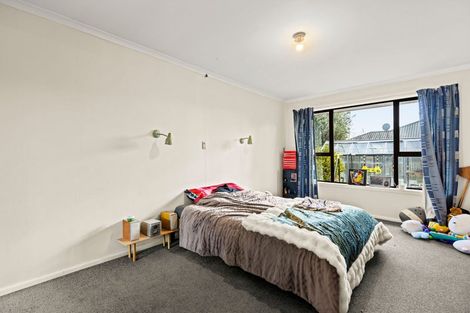 Photo of property in 9 Hannah Place, Redwood, Christchurch, 8051