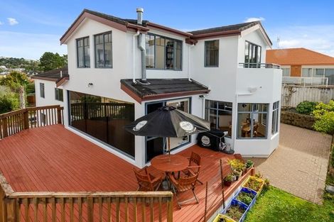 Photo of property in 28 St Clair Place, Browns Bay, Auckland, 0630