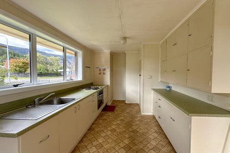Photo of property in 6 Harwood Place, Upper Takaka, Takaka, 7183