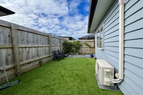 Photo of property in 7 Kapowai Boulevard, Takanini, 2112